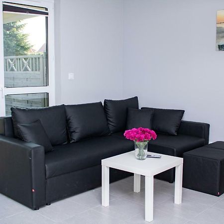 Apartament Z Ogrodkiem Тженсач Екстериор снимка