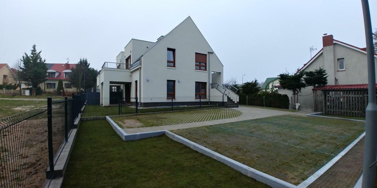 Apartament Z Ogrodkiem Тженсач Екстериор снимка