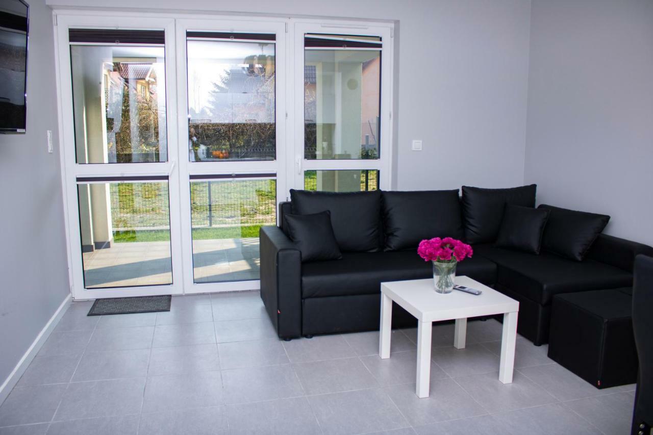 Apartament Z Ogrodkiem Тженсач Екстериор снимка
