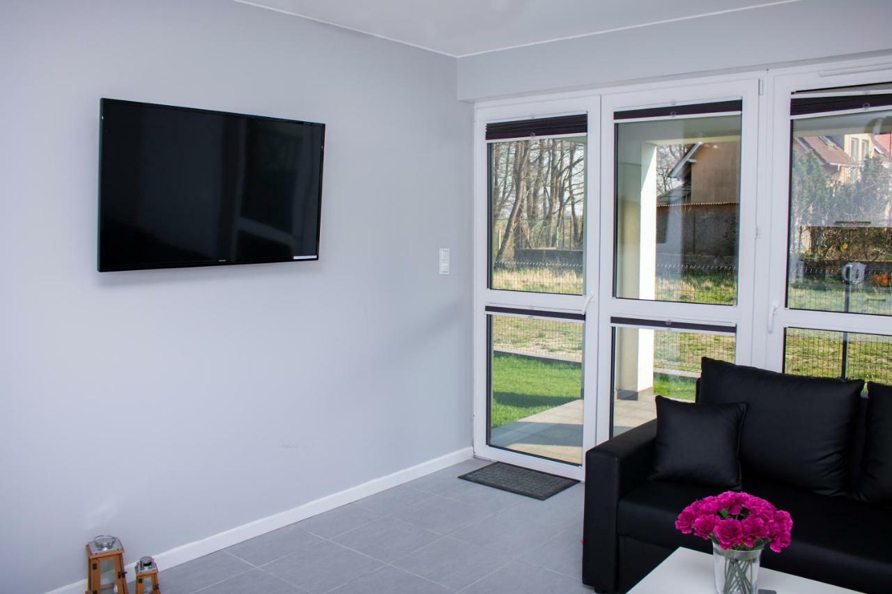 Apartament Z Ogrodkiem Тженсач Екстериор снимка