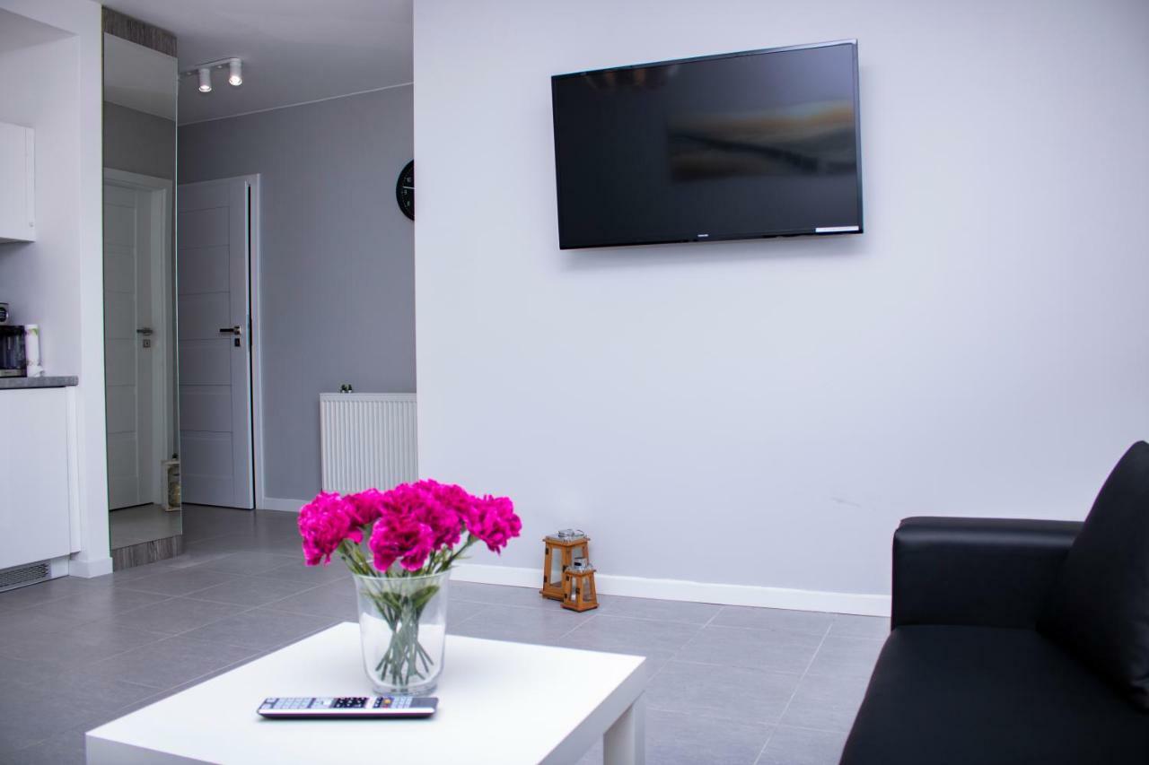 Apartament Z Ogrodkiem Тженсач Екстериор снимка