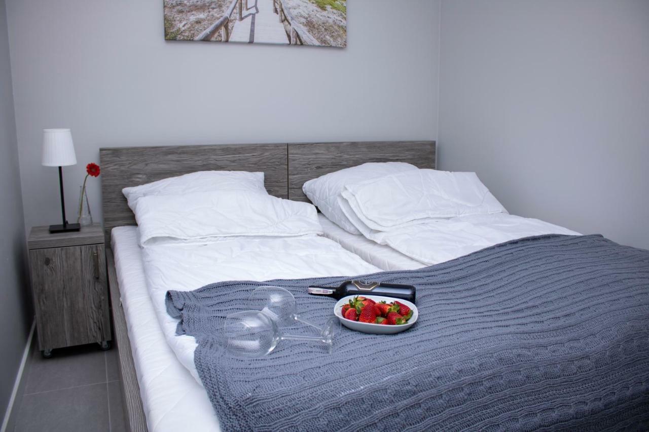 Apartament Z Ogrodkiem Тженсач Екстериор снимка