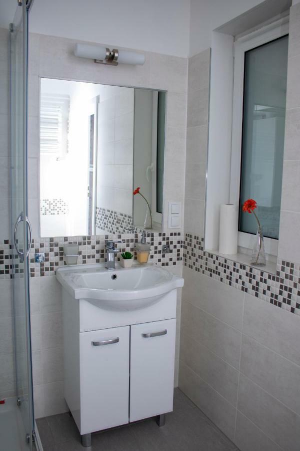 Apartament Z Ogrodkiem Тженсач Екстериор снимка